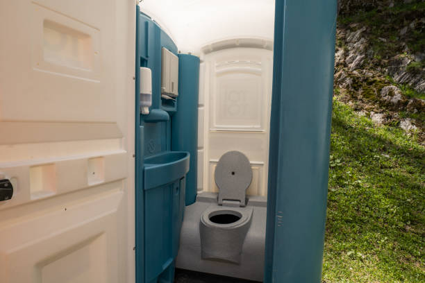 Portable Toilet Options We Offer in Carrollton, OH